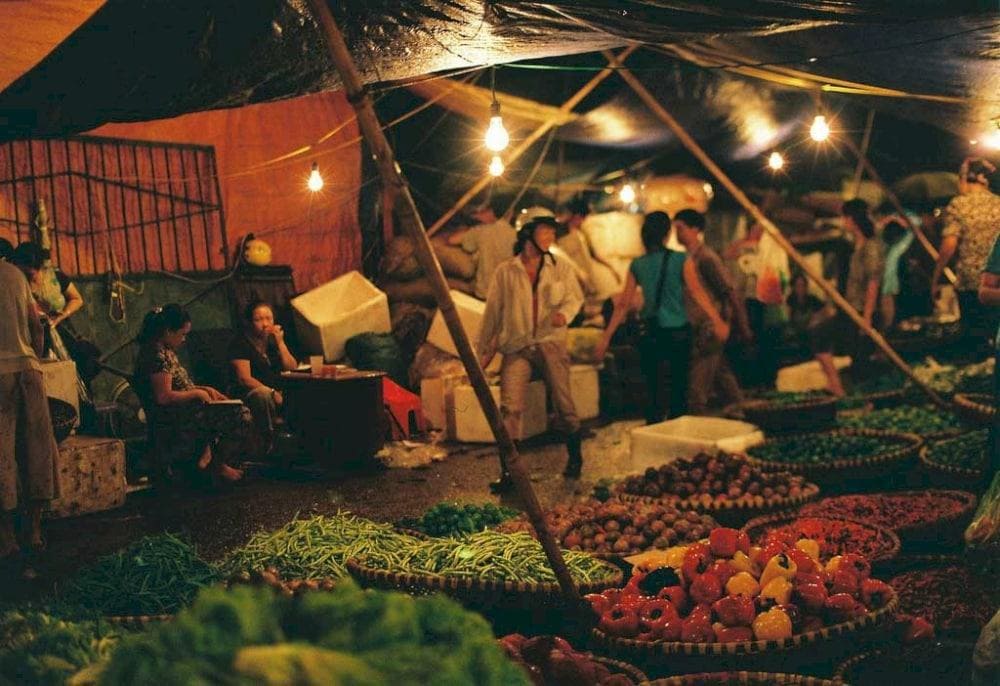 A vibrant hub for fresh fruits, vegetables, and seafood in Hanoi